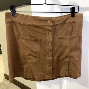 Altar’d State super cute high rise felt skirt!